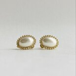 樹脂パールオーバルカボションイヤリング/約14x18mm/ホワイトベージュ/G/made in japanの画像