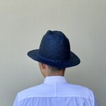 オリジナルのゴツゴツ木型で作った黒の麦わら帽子の画像