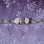 ラベンダー翡翠とシェル調樹脂の三連帯留めの画像