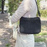 コード編みのハンドバッグ ブラックのコピーの画像