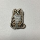 ムムッな猫さん　刺繍ブローチの画像