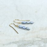 14K ３粒淡水パールのピアスの画像