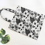 リバティブラックのペタンコトートバックの画像