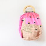 ハンドステッチ・クチャ ウッドハンドルバッグ「Just like her.」pumの画像