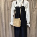 エコアンダリヤのショルダーバッグ／ベージュ／斜め掛けショルダー／マグネットボタン付きの画像