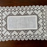 麻ボビンレース縁テーブルセンター長方形Aの画像