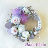 1個限り＞虹色リボンのバラとブルーの小花のエレガンスリース　20㎝   (487)の画像