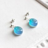 レジンアート　オーバルピアス〈海の見える丘〉の画像