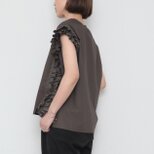 アウトレット　frill tops / sumi
