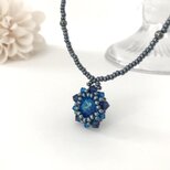クリスタルガラス モチーフ ネックレス 青 ブルー ビーズ スワロフスキー シンプル