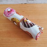 立てて使える！くるくるロールペンケース かぎ針編ケース(ドーナツ柄)