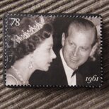 イギリス　切手ブローチ10529
