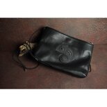 本革製サコッシュ / カメレオン デザイン
