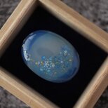 【桐箱付き】天然石・青瑪瑙と雪の結晶の帯留め／ポニーフック・ブローチ対応