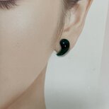 PS 片耳販売　めのう　勾玉ピアス