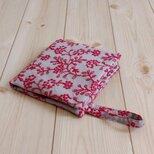 持ち手付き　 花柄刺繍　携帯ティッシュケース　箱ティッシュから詰替え　吊り下げ　ペーパータオルケース　エンジ　359