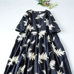 コットン100％総刺繍ウエストギャザー寄せポケット付き大人可愛い五分袖ワンピース♪