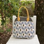 小さなボストンバッグ　ハンドバッグ　刺繍の森3