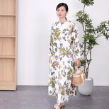 ナチュラルリネンのボタニカルプリントブラウス