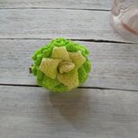 つまみ細工の満開バラのコサージュ