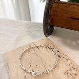 【ギフトに最適】ユニセックスカレンシルバーキューブカットブレスレット　2、5mm