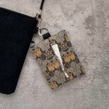 外出時の必需品をひとまとめ。カラビナ付きポケットティッシュケース／大人かわいい・ギフトにも