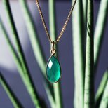 グリーンオニキスの大粒枠留めサージカルステンレス50cmスライドネックレス　～常盤色（ときわいろ）