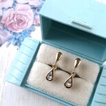 《Avon》 “Birthstone Teardrop” April エイボン ヴィンテージイヤリング