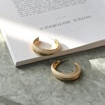 PN37-【 Napier 】ネイピア・ヴィンテージピアス Ivory Enamel Paint Gold Tone Hoop