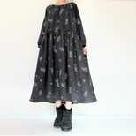 刺繍の小鳥とミモザ花柄＊大人の長袖ワンピース＊国産綿100％あったかビエラ起毛＊ポケット付＊チャコールグレー