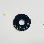 【喜ぶ流れ星】物語を感じる　かろやかなつけ心地のブローチ