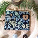 オランダ生地　暗闇に咲く花のポーチ　コスメいれ　薬入れ　カード入れ