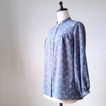 着物リメイク　正絹のブラウス　吉祥柄