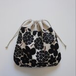 大きな巾着　モノトーンの花