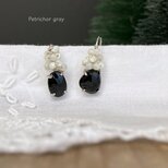 Dlam：不揃いなブラックスピネルとホワイトシェルのピアス