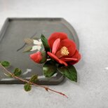 布花　髪飾りにも使える2way椿のコサージュ　赤