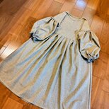 ブラウンベージュヘリンボーンウールプリーツゆったりワンピース