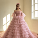 美品！カラードレス ピンク ベアトップ キラキラチュール 柔らかく重ねたチュールスカート ロングトレーン 花嫁