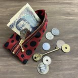 【草間弥生風？】 畳縁　テトラ型　ミニポーチ　小銭入れ　水玉　ドット　赤　黒