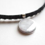 【受注製作】レジンアート　ラウンドモチーフとタティングレースとベルベットリボンのチョーカー〈嵐の夜に〉