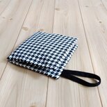 持ち手付き　携帯ティッシュケース　ボックスティッシュから詰替え　ペーパータオルケース　千鳥格子　ブラック　562