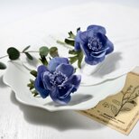 布花　シックなくすみブルーが上品なアネモネのコサージュ。　卒業式・入学式・フォーマルからカジュアルまで使えるコサージュ。