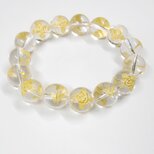 薔薇と蝶が彫られた本水晶のブレスレット（内周：14.5cm、天然石、4月の誕生石、クォーツ、ローズ）