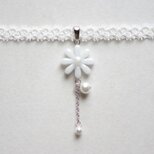 【受注製作】レジンアート　お花とタティングレースとサテンリボンのチョーカー〈雪国〉