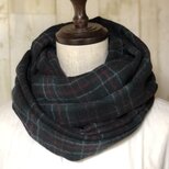 メチャ軽❣️ピュアウールガーゼ二重巻きスヌード❤️クラシカルタータンチェック（黒緑）