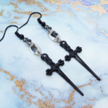 シャープな黒いソード（剣）モチーフとスワロフスキー・クリスタルを組合せたピアス