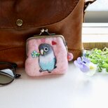 ブルーボタンインコの小さな羊毛フェルトがま口