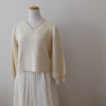 　カシミヤ95・Ｖネックの白いプルオーバー
