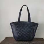 メッシュレザーとシュリンクレザーのコンビネーショントートバック