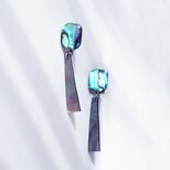 アバロンシェルと黒蝶貝の揺らめくピアス・イヤリング　～孔雀の羽根